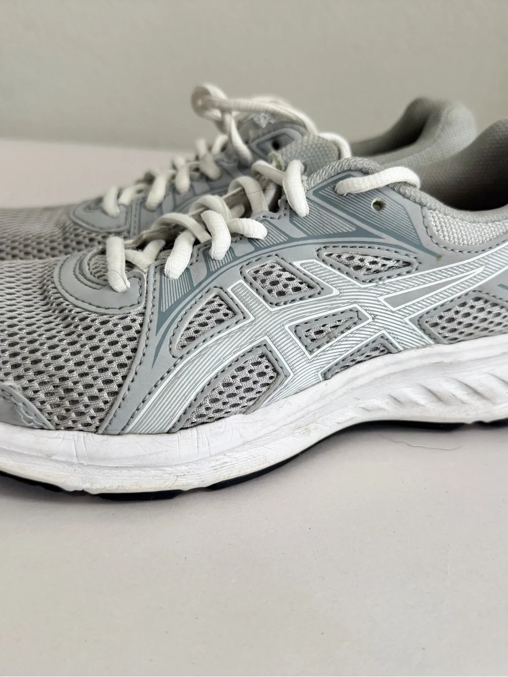 Asics Womens Gray Athletic Sneakers Size 8 Lace Up Fitness Run Walking